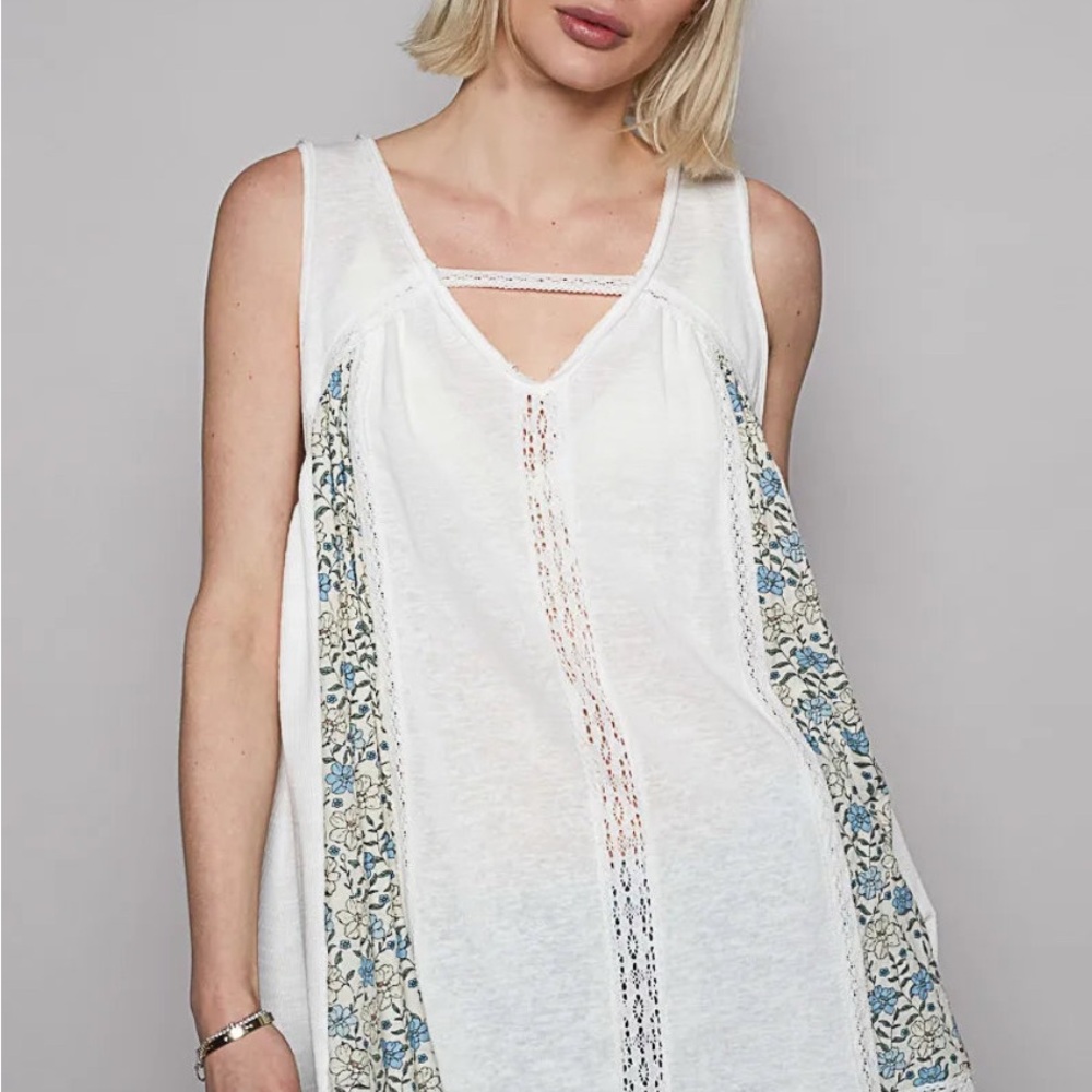 POL V Neck Sleeveless Tank Top with Lace Detail NEW - Picture 4 of 7
